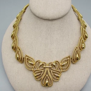 Collana Trifari vintage tono oro lavoro aperto testurizzato 18" - Foto 1 di 9