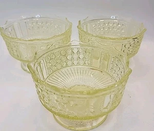 Richards & Hartley Drei Panel Kanarienvogel Vaseline Glas 3-teiliges Pudding/Beere Set  - Bild 1 von 7