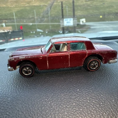 Vintage Hot Wheels Redline 1969 Rolls Royce Silver Shadow - Red - Image 1 of 4