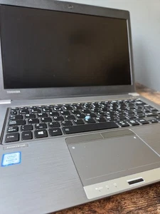 Toshiba Portege Z30-C-153 Laptop 13.3" I5-6200U 2.30 GHz, 16GB RAM, 256GB, Linux - Picture 1 of 9