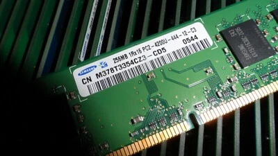 ✅ 50PCS Samsung 256MB memory 1Rx16 PC2-4200U 444-12-C3  533MHz  M378T3354CZ3-CD5 - Image 1 of 4