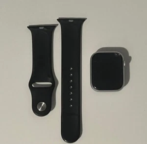 Apple Watch Series 8 (45mm, GPS + Cellular) Aluminum Case - FOR PARTS ONLY - Photo 1 sur 4