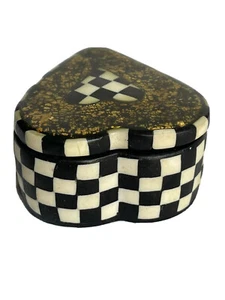 boite à bijoux papier mâché résine bois pilbox laque forme coeur échecs carrés - Photo 1/12