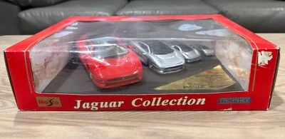 Maisto 1/18 - 1/64 Scale Model Cars 32107 - 1992 Jaguar XJ220 - Silver And Red - Image 1 of 4