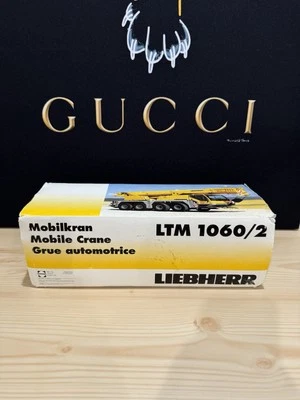 Conrad 1/50 Scale Diecast 2094 - Liebherr LTM 1060/2 Mobile Crane - Image 1 of 4
