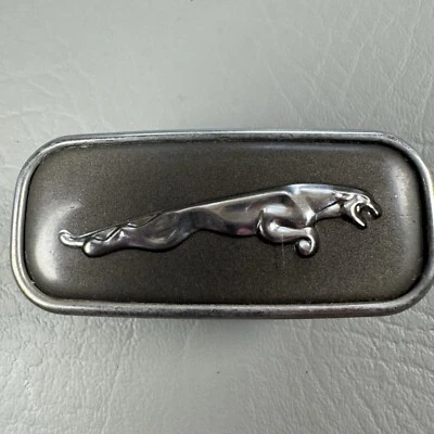 98-03 Jaguar XJ8 X308 guardabarros delantero derecho logotipo insignia HNC5796AA OEM Foto 1 de 4