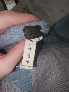 We The Free Damen Friday Feelin T-Shirt Sky Combo (grau/blau) Größe XSMALL anthro - Bild 1 von 4