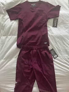 Women’s Scrubs Sets - Picture 1 of 4