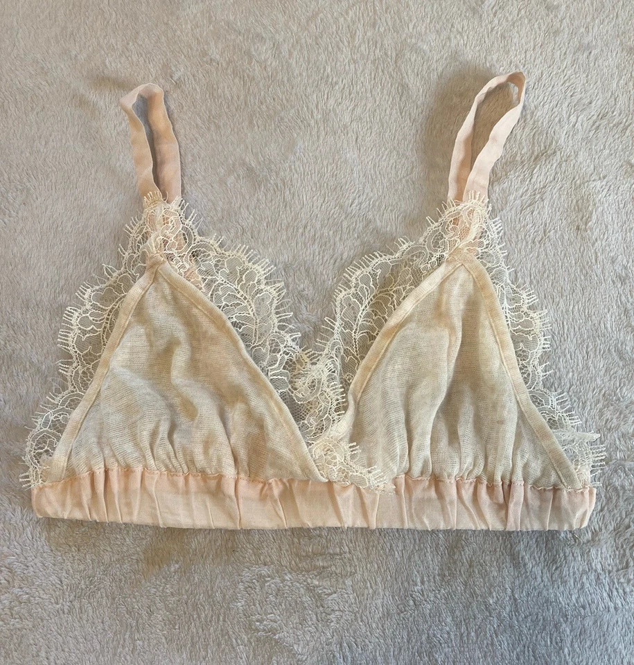 Sujetador bralette semi transparente de encaje rosa y blanco Eloise talla mediana  Foto 1 de 4