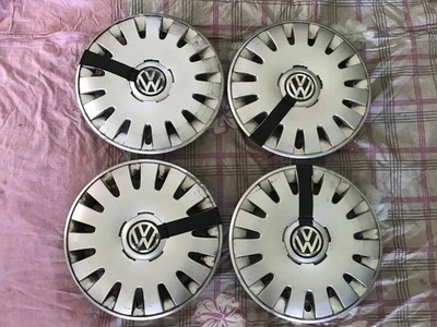 4x Original 16“ Radkappen Felgendeckel VW Sharan 7M / VW BUS T4 7M3601147 - Bild 1 von 4