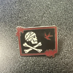 DISNEY PIN * PIRATES OF THE CARIBBEAN * CAPTAIN JACK SPARROW FLAG * TRADING PIN - Picture 1 of 2
