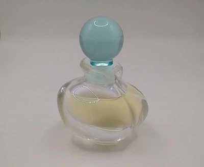 WINGS by Giorgio Beverly Hills Perfume FACTICE Bottle - Image 1 of 4
