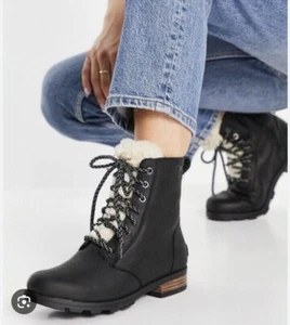 Sorel Emelie™ kurze gemütliche Damen-Stiefelette mit Spitze Größe 8,5 neu im Karton schwarz Regen - Bild 1 von 10
