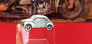Pin's  Renault 4 CV   Hauteur : 19 mm Largeur :  43 mm📌5a. - Imagen 1 de 1