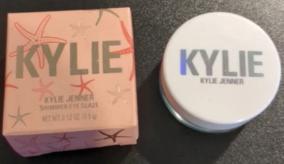 Kylie Jenner Косметика Мерцание Глазурь 'Aqua Mama' Металлические Бирюзовые Тени для Глаз - Изображение 1 из 4