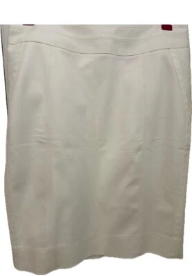 NUEVO SIN ETIQUETAS White House Black Market **Talla 6** CUERO CREMA COMO FALDA Foto 1 de 4