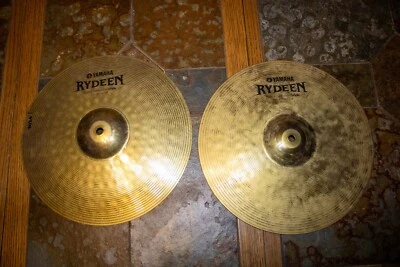 Sombreros altos superiores e inferiores Yamaha Rydeen/Paiste 101 usados de latón de 14" Foto 1 de 4