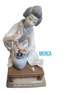 Lladro #4840 Vintage Geisha Figurine Flower Arranger – Japanese Mint, Retired - Picture 1 of 5