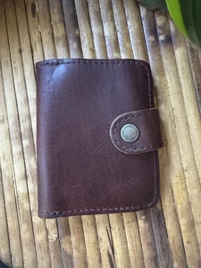 Portland Leather Goods braune Mini-Geldbörse mit Doppelfaltung Kreditkartenfach Reißverschluss Münzfach - Bild 1 von 13