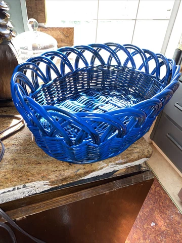 BLUE Large  woven Wicker Basket 16x12x5 Bread Fruit Storage Office ARCHED OVAL Cover