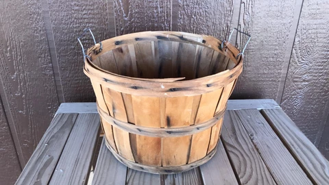 VINTAGE APPLE FRUIT WOOD FARMHOUSE BASKET PRIMITIVE BASKET 15X10 WIRE HANDLES Cover