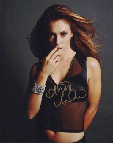 ALYSSA MILANO signed Autograph 20x25 cm in Person Cover