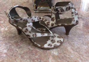 New B. Makowsky Women's Leopard Print Leather Kitten Heel Sandals Size 7M, $90 - Picture 1 of 8