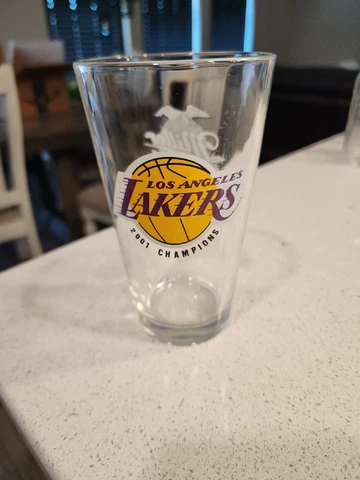 Los Angeles Lakers 2001 NBA Champions Pint Glass Miller Genuine Draft Beer Cover