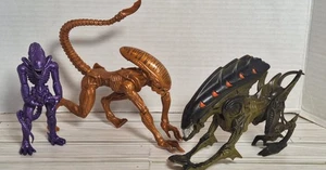 Alien Vs Predator AVP Alien Figures - Picture 1 of 7