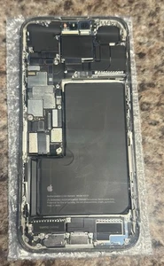 iPhone 15 Pro Max. Dossier et boîtier fissurés. Livré avec tout comme sur la photo - Photo 1 sur 6
