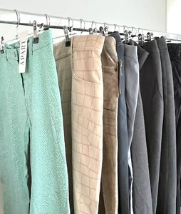 RESTPOSTEN 10 St. DAMEN HOSEN VERSANDHAUS BEKLEIDUNG KONVOLUT HÄNDLER PAKET NEU - Bild 1 von 3