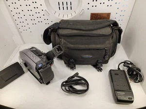 Panasonic Palmcorder VHSC with Charger and Battery + Nice Samsonite Camera Bag - Picture 1 of 8