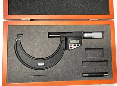 Starrett 733XFLZ-4 Electronic Micrometer, 3-4"/76-101mm Range, .00005"/ 0.001mm - Image 1 of 4