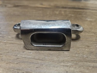 Chevrolet C3 Corvette 1968-1982 soporte de alineación delantero derecho techo en T OEM GM Foto 1 de 4