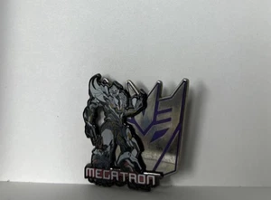 New Universal Studios Hasbro Transformers Megatron Decepticon Logo Pin (1pc) - Picture 1 of 2