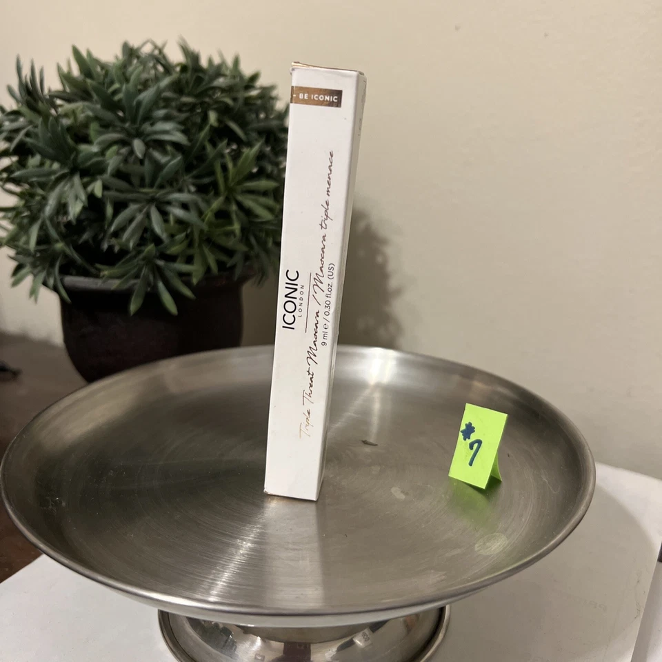 Iconic London Triple Mascara Black full size - Image 1 of 1