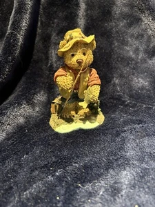Figura de oso de peluche pescador con cesta de peces caña de pescar y pez - Imagen 1 de 6