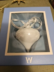 Wedgwood Träne weiße Schneeflocken Weihnachtsschmuck mit Box - Bild 1 von 5