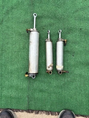 1964 Lincoln Continental convertible top cylinders 64 Foto 1 de 4