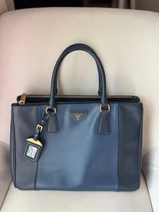 Authentic Prada Saffiano Lux Tote Bag – Bicolor Navy/Black, Gold Hardware - Picture 1 of 12