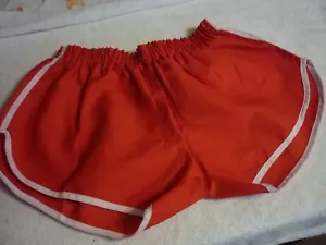 Vintage PANTALONCINO X-SMALL PALESTRA ATLETICA RUNNER ROSSO CON STRISCIA BIANCA USA - Foto 1 di 9