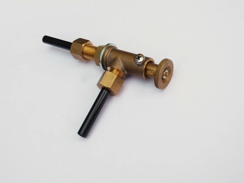 Триумф TR2, TR3, TR3A, латунь регулируемый топливо/бензин кран, Stanpart номер 104818 - Изображение 1 из 1