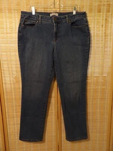 Women's Relativity Straight Leg Size 16P Med Rise Blue Denim Jeans (36x30) - Picture 1 of 3
