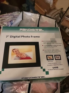 Pandigital 7-inch Digital Photo Frame Black/Brown Interchangeable Frames 64MB - Picture 1 of 6