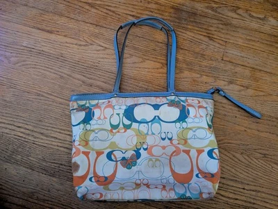 Bolso de Mano Coach Optic Signature Butterfly F17422 con Cremallera Buen Estado  Foto 1 de 4