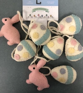 NEU 6 FUSS ROSA HASEN UND OSTEREIER PASTELL WOLLFILZ GIRLANDE - Bild 1 von 2