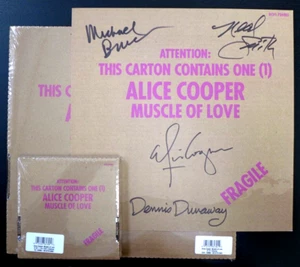 ALICE COOPER  AUTOGRAPHED MUSCLE OF LOVE DELUXE 2LP, 2CD+BLU RAY & SIGNED INSERT - Picture 1 of 1
