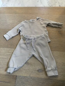 H&M Cotton Baby Beige Pants And Shirt Set -12m - Picture 1 of 4