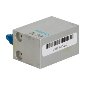 Cilindro compatto Festo AVL-20-25-S6 usato UMP - Foto 1 di 7