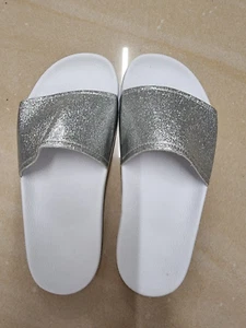 white and silver glitter Slydes Sliders size 4 - Picture 1 of 1